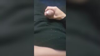 الزبير المصري بيكلم المموس الحيحانه فيديو وهي مطلع زبر من ا سكس مصري لبنطلون و عمال يفرك فيه لحد ما نزل لبنوا و غرق هدومه