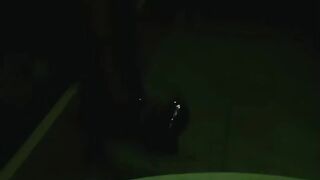 الملكه ساندي الهايجه قعده علي حرف السرير و الخو  سكس مصري الكلب بتاعها تحت رجليها بتلحس و بيبوس في صوابع رجلها