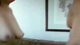 الديوث الخول خد مراته المموس ل صاحبوا الزبير ينكها و  سكس مصري يمتع كسها الشرقان اللبوه مفشوخه نيك و الديوث بيصورها
