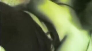 منار الحيحانه نايمه علي ضهرها و بتلعب بلسانها في راس زبر  سكس مصري الفحل فضل يمشي زبر علي كسها لحد ما اللبوه نزلت لبنها