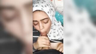 محمود العرص الهايج راكب فوق بنت عمتو المموس و حا سكس مصري شر زبر كله في بوقها المموس فضلت تمص لحد ما غرقها لبن