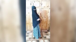 مموس حيحانه اندر ايدج بتكلم زبون فيديو كووول و بتخلع  سكس مصري هدومها حته حته و هي بحسس علي جسمها اللبوه جسمها قشطه