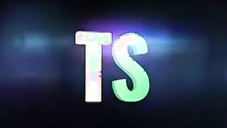 القحبه نتالي الحيحانه رافضه تخلع الحجاب الفحل طلب منها تغير هدومها  سكس مصري اللي جايه بيها و تلبس اندر معين ماسك المموس فشخ كسها