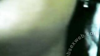 المموس الهنديه الحيحانه شغاله خدامه عند زبير سعودي ك سكس مصري ل يوم يدخل عليها الغرفه يمسكها يفشخ كسها الممحون نيك