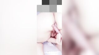 شرموطه هايجه كبيره في السن بتكلم عشيقها فيديو كوول وهي في الحمام ع سكس مصري ريانه مفلقس طيزها و حشر ايد الهون جوا طيزها المربربه