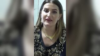 الجزء التاني المموس المغربيه الحيحانه قعده علي ركبها بترضع  سكس مصري في زبر الفحل ماسكها فلقس طيزها علي الارض و فشخها نيك