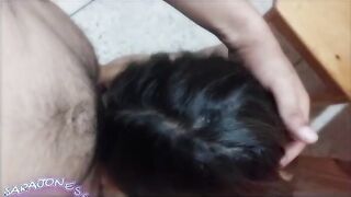 الفحل السعودي استغل غياب مراته و دخل المظبخ لشغاله المموس تريح زبر ال سكس مصري هايج نزلت مص في زبر رفعها علي الطرابيزه فشخ كسها نيك