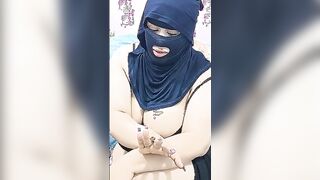 اللبوه داليا الممحونه قعده بتشرب شيشيه و بتتعالق علي حبيبها طل سكس مصري ع زبر و قالها يلا ارضعي يابنت المتناكه عشان افشخ كسك