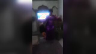 المعلم صبحي شقط ام شهد المموس وخدها علي شقتوا عمل احلا لي سكس مصري له حمراء اللبوه لبس بدلة نانسي و بترقص احلي رقص شرقي