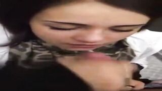 الدكتور خالد الزبير استغل ان مفيش حد في العياده وخلي ال سكس مصري ممرضه الممحونه تمص و تلحسلوا في زبر لحد ما نزل لبنوا