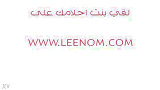 الديوث مطلع مراته المموس لايف وهي عريانه ملط وهو  سكس مصري واقف جنبها بيغسل طيزها وكسها و زبر الهايج واقف عليها
