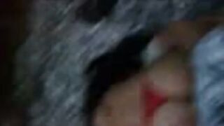 الشراميط الهايجين قعدين علي زبر الفحل نزلين مص و  سكس مصري لحس في زبر وبضانوا ماسكهم هم الاتنين فشخ اكساسهم نيك