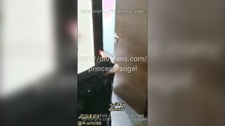 القحبه السعوديه الهايجه جابت السباك يصلح الحمام المموس  سكس مصري طلع بعبايه شفافه مفتوحه و مش لبس تحتها غير اندر فتله