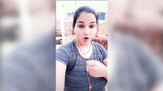المموس الهنديه القحبه لبوة ابلكيشن تانجو فاتحه ل سكس مصري ايف وهي بتغني اغاني سكس و ظاهر ابزازها المربربه قحبه