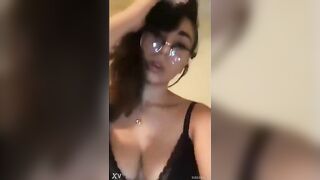 المتناكه مدام نهي القحبه طالعه لايف ناار وهي لبس قم سكس مصري يص نوم اسود فاجر و بزازها المربربه باينه قحبه مغربيه