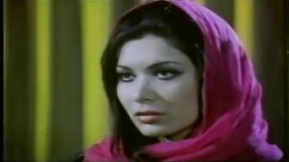 تسريب مقطع ساخن ل فيلم مصري بطولة سهير الهايجه وهي نا سكس مصري يمه علي ضهرها و الفحل راكب فوقيها بيمشي زبر علي كسها