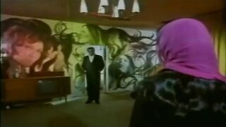 تسريب مقطع ساخن ل فيلم مصري بطولة سهير الهايجه وهي نا سكس مصري يمه علي ضهرها و الفحل راكب فوقيها بيمشي زبر علي كسها