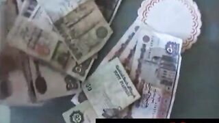 العنتيل الاميريكي  سكس العرب دخل فندق دعاره في البحرين و اختار مموس مغربيه عربيه تلحسلوا زبر و ينزل لبنوا في بوقها