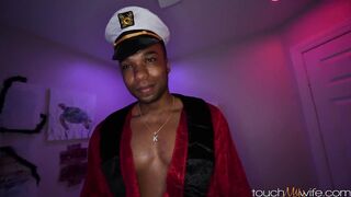 المتناكه لبوة موقع شراميط العرب الحيحانه كانت في حفله تنكريهو  سكس مصري دخلت مع الفحل الغرفه قعدت علي ركبها ترضع وتمص في زبر
