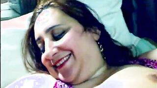 المموس المربربه الهايجه بتصور نفسها فيديو للفحل الزبير سكس مصري  و هي  بترضع في بزازها وبتفرك في كسها الشرقان الاسود