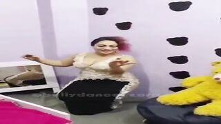 المتناكه وفاء المموس المصريه بتصور نفسها فيديو ل حبيبها وهي لبس بدلة  سكس مصري رقص فاجره و بترقص احلي رقص بلدي ممكن تشوفوا في حياتك