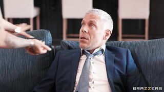 الشغاله الجامده اتاكدت ان ستها مش موجوده في البيت و طلعت سكس مصري  ل سيدها شدتوا عليها و قالتلوا يلا نكني انا كسي مولع