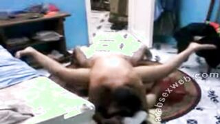 المموس راحت مع القواد ل زبون زبير هايج اوي مسكها فشخ  سكس مصري كسها نيك ساعه كامله و كل شويه القواد يدخل يطمن عليها