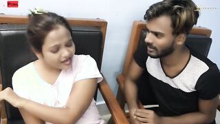 القحبه الهنديه الهايجه قعده بتشرب سجاير مع حبيبها هيج الم سكس مصري موس و نزل لحس في كسها الهايج مسك المموس فشخ كسها نيك